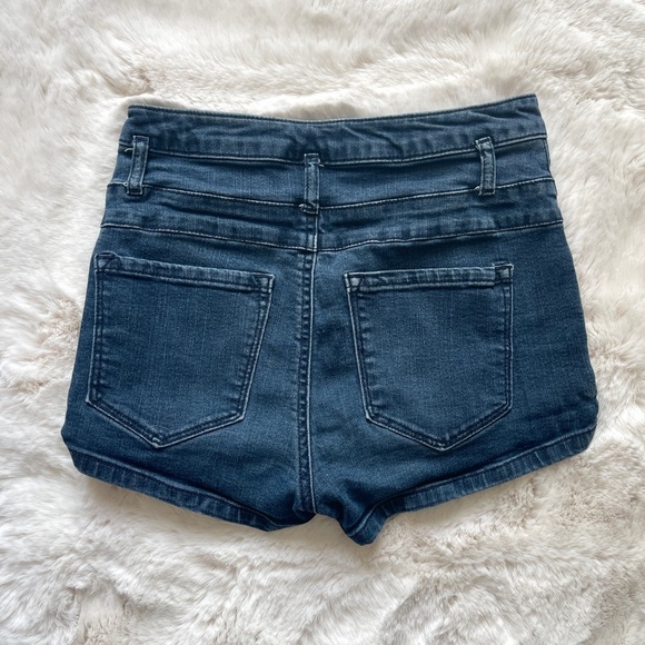 Refuge Shorts Size 0 - Picture 2 of 2